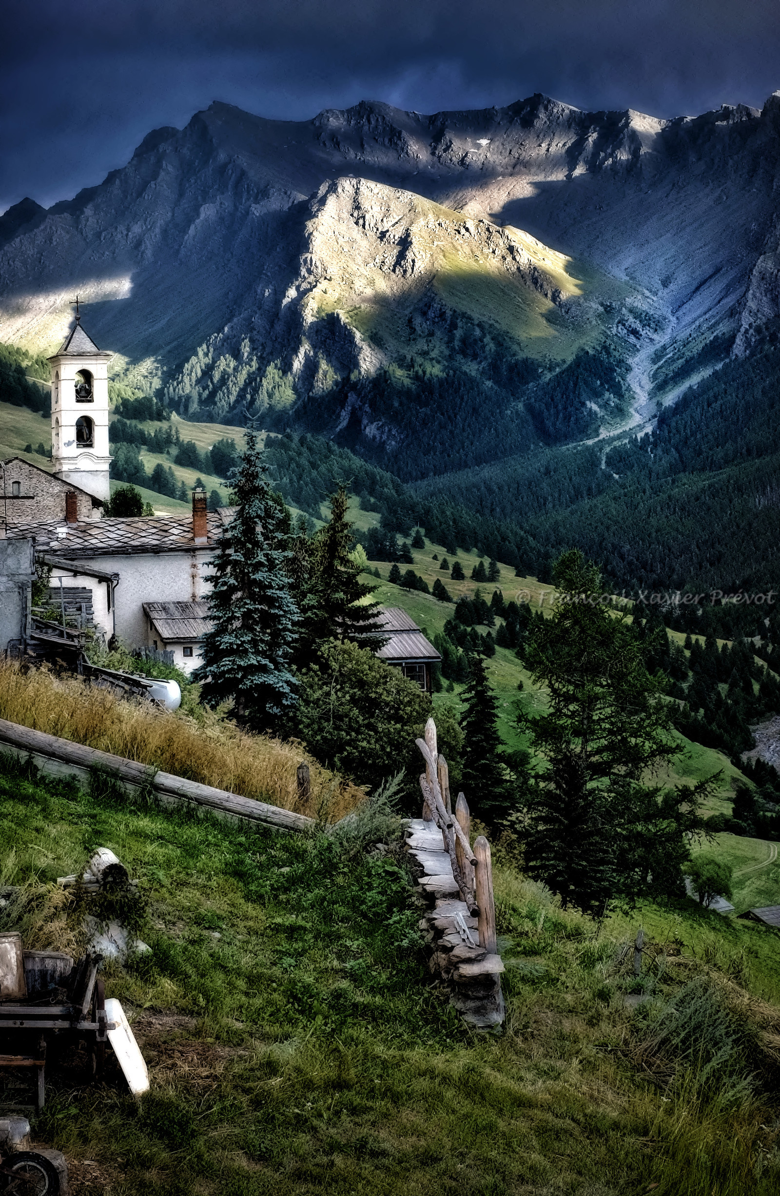 photo des alpes dans la vallee du queyras